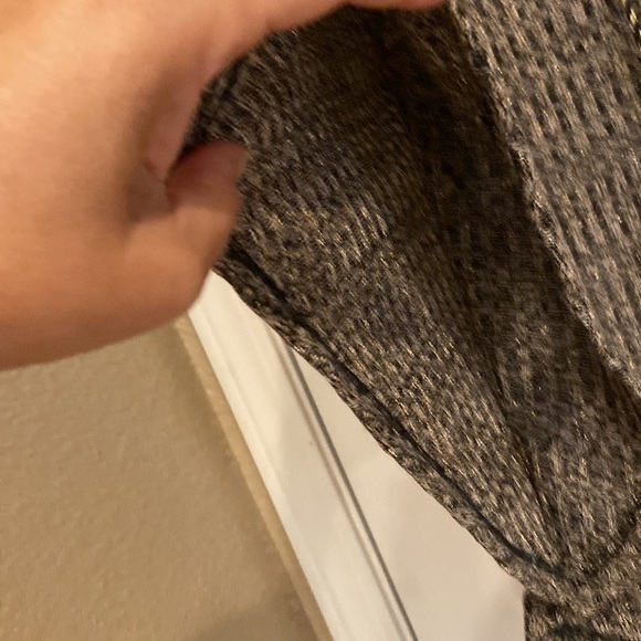 Romeo and Juliet Couture, women’s gold and black batwing blouse size medium - Picture 2 of 6